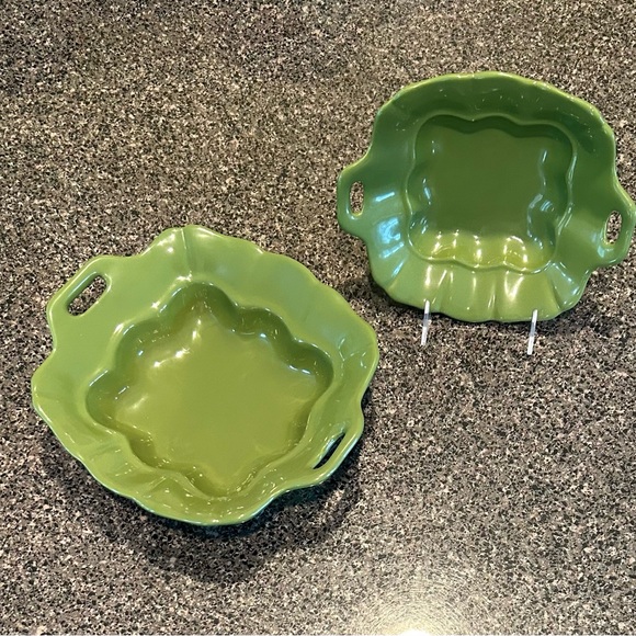 Two Unique Glass Square Nesting Bowl set in rich Green color 9.25” and 11” - Picture 8 of 10